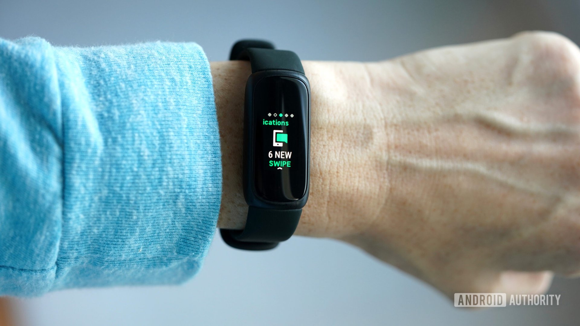 Fitbit Inspire 3 Notifications A Fitbit Inspire 3 displays a users notifications.