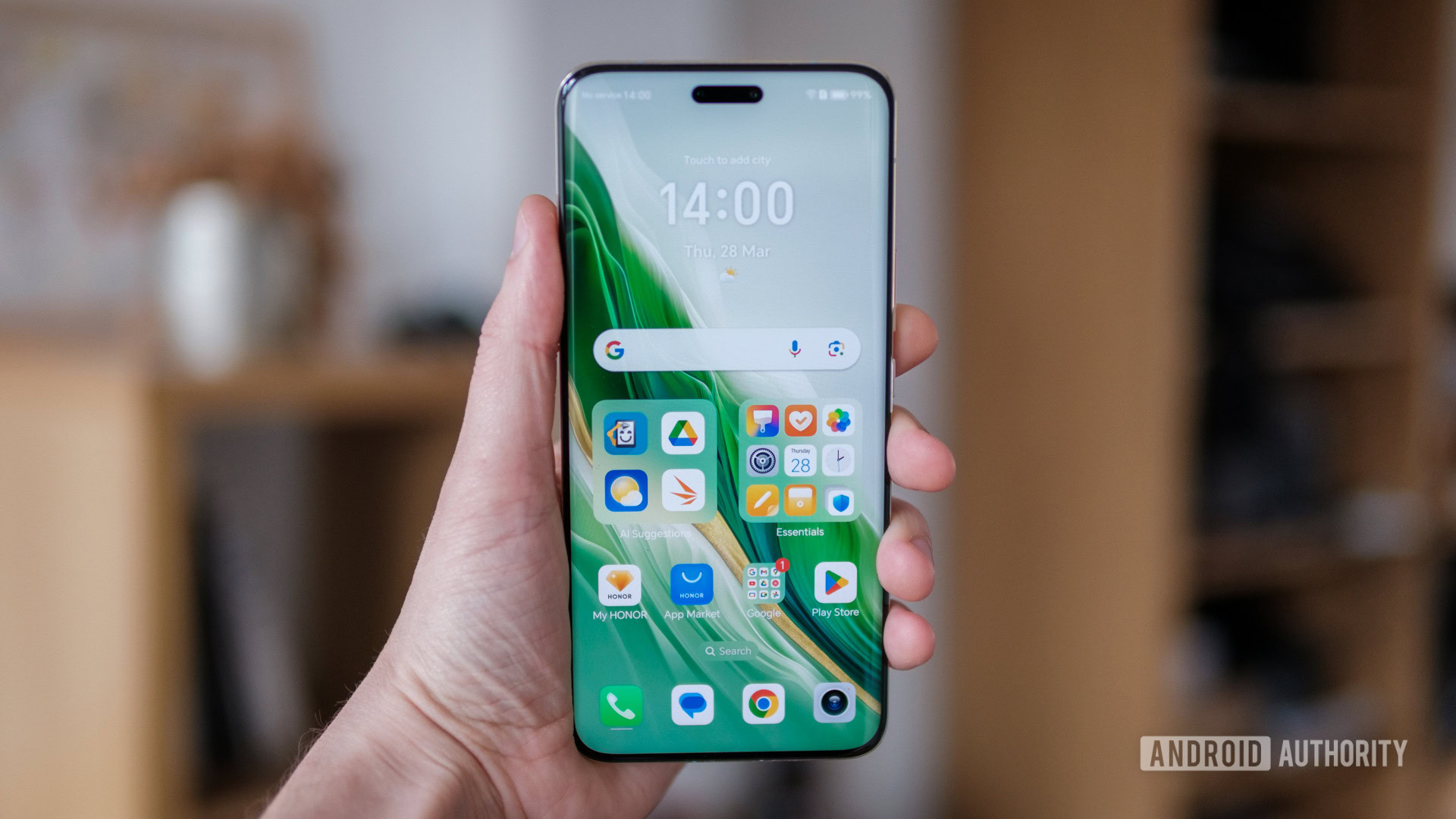 HONOR Magic 6 Pro homescreen in hand HONOR Magic 6 Pro homescreen in hand