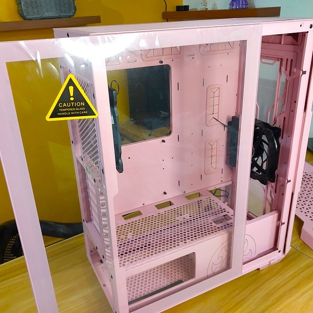 Temper Glass of PC Chassis min Temper Glass of PC Chassis min