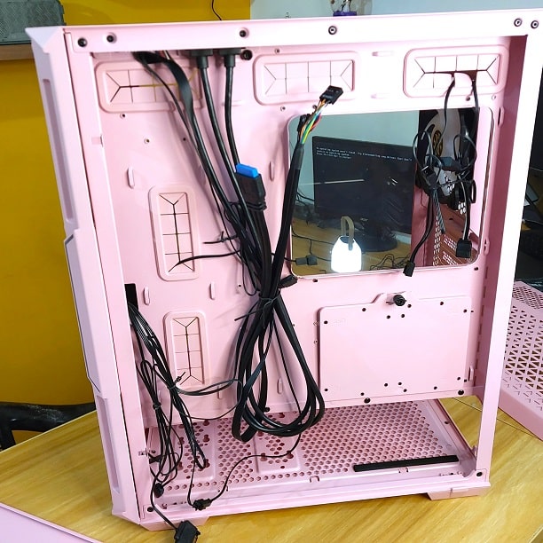 XPG Motherboard PC Cabinet min XPG Motherboard PC Cabinet min